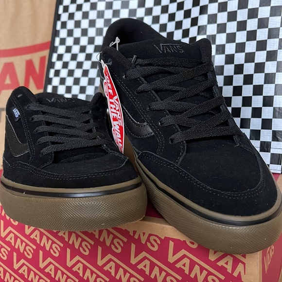Vans Men’s Bearcat Black/Dark Gum sneakers Bearcat
Black/Dark Gum
VN000DT239L - Picture 8 of 16